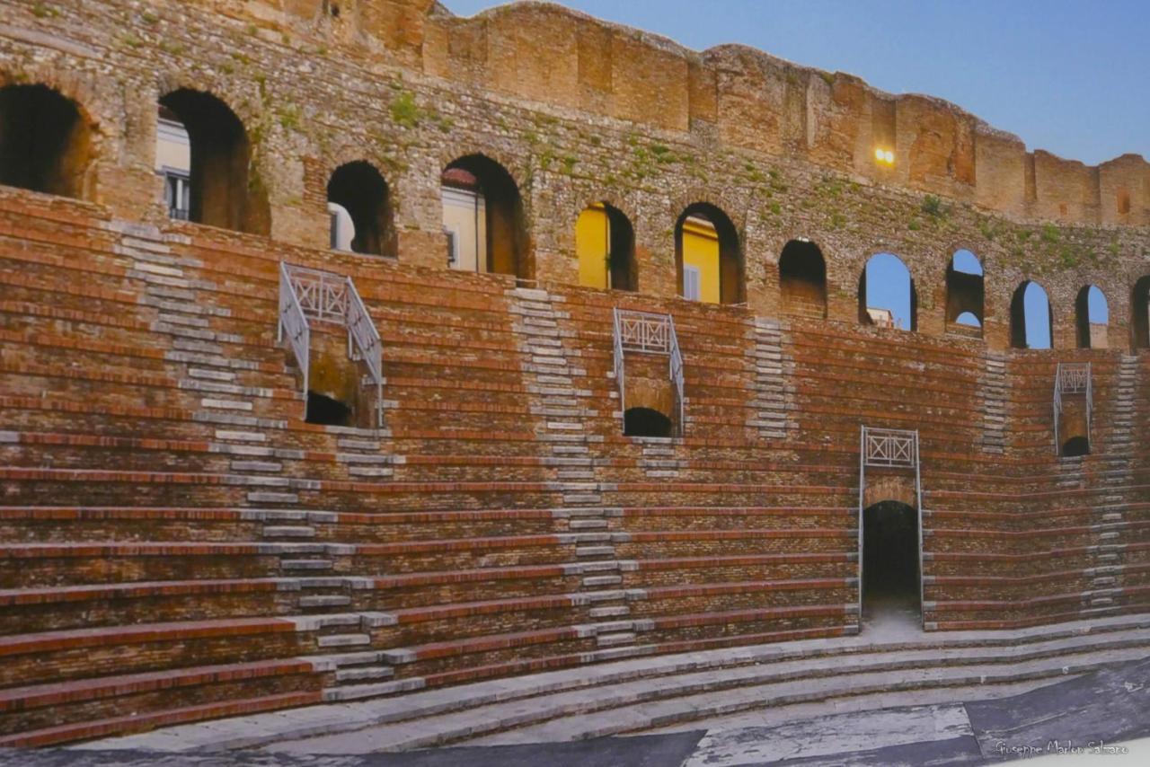 B&B Al Teatro Romano Benevento Bagian luar foto